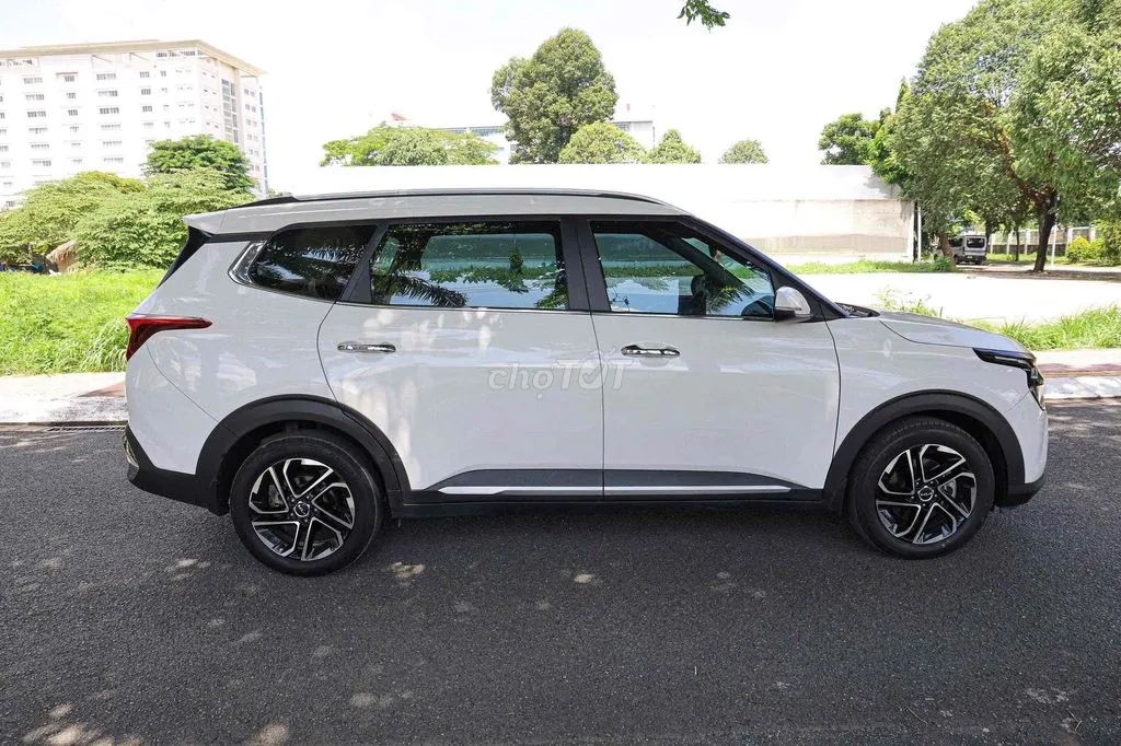 Kia Carens 2023 photo 4