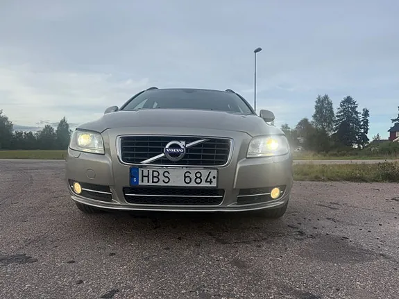Volvo V70 2009 photo 2