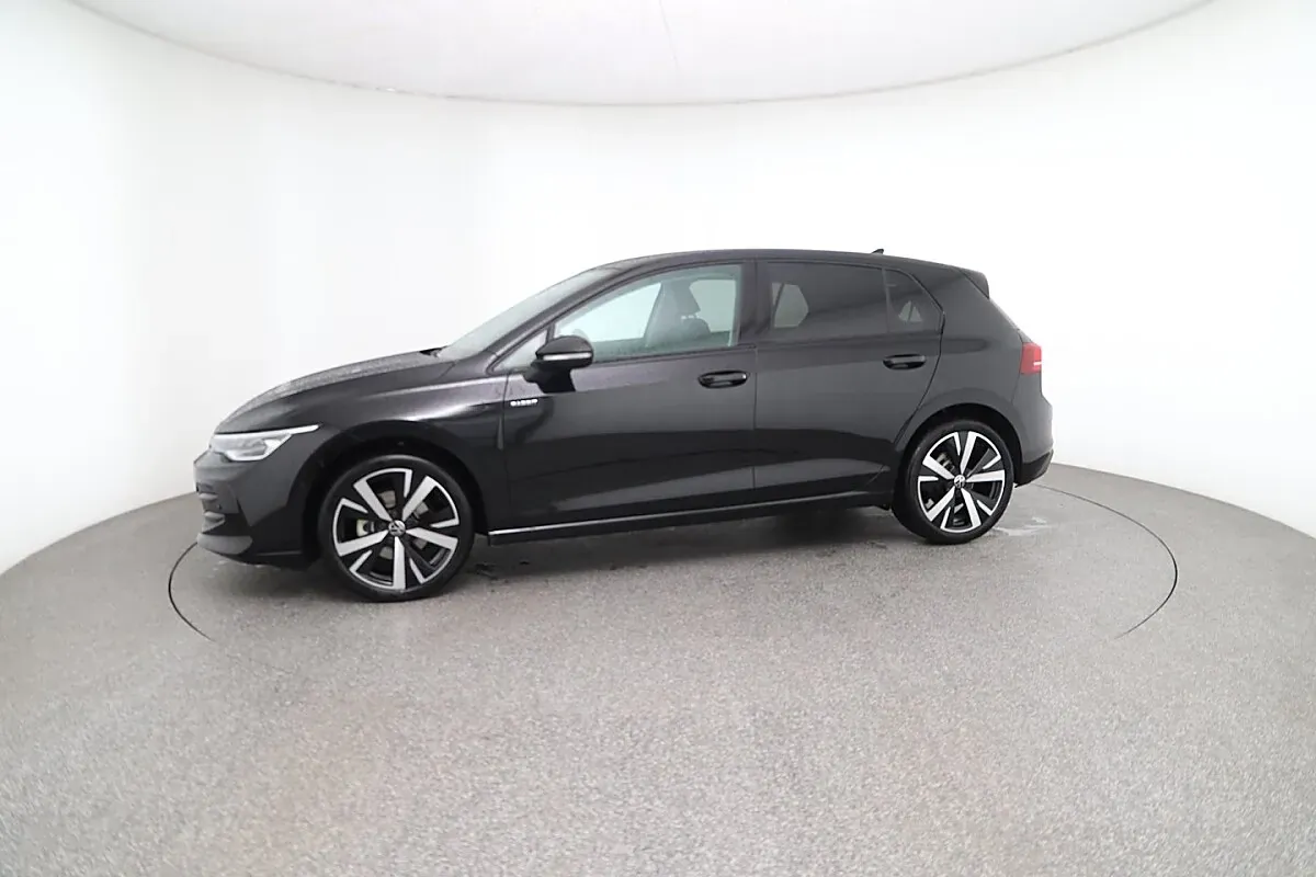 Volkswagen Golf 2026 photo 3
