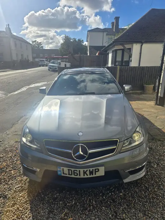 Mercedes-Benz C-Class 2011 photo 2
