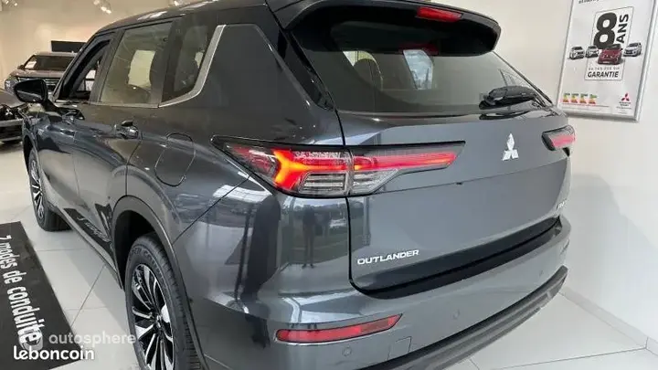 Mitsubishi Outlander 2025 photo 5