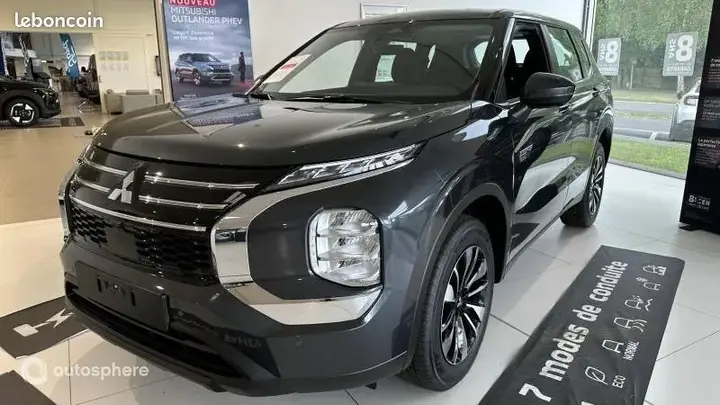 Mitsubishi Outlander 2025 photo 3