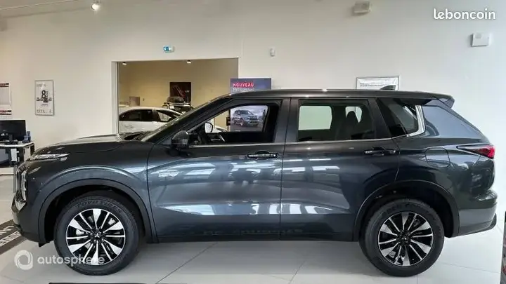 Mitsubishi Outlander 2025 photo 4