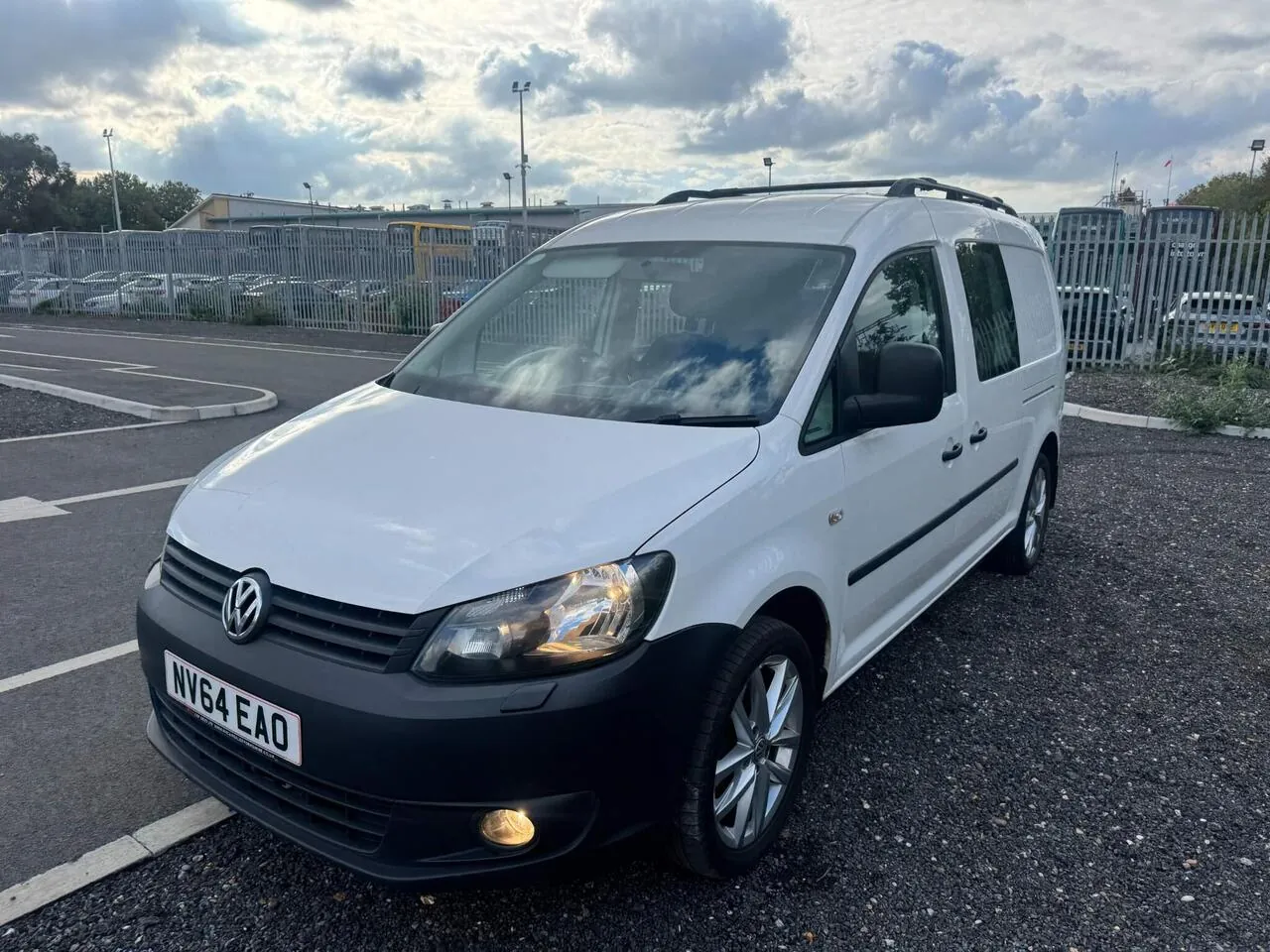 Volkswagen Caddy Maxi 2014 photo 3