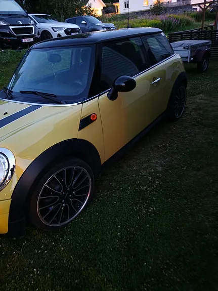 Mini Cooper 2010 photo 2