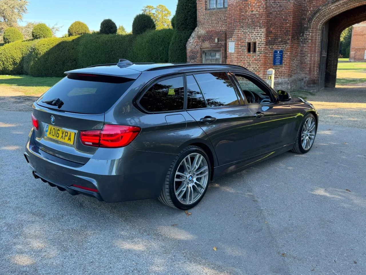 BMW 3 Series 2016 photo 2