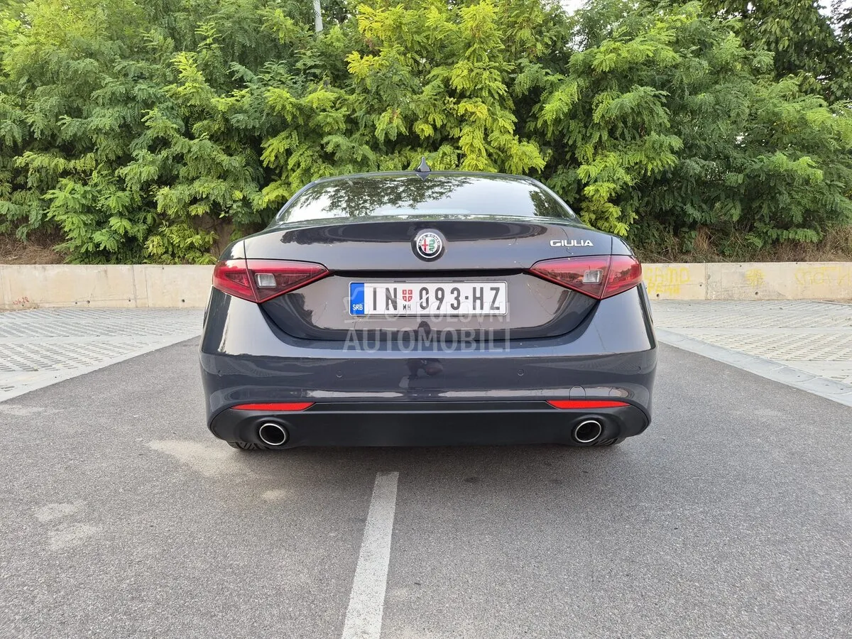 Alfa Romeo Giulia 2017 photo 5