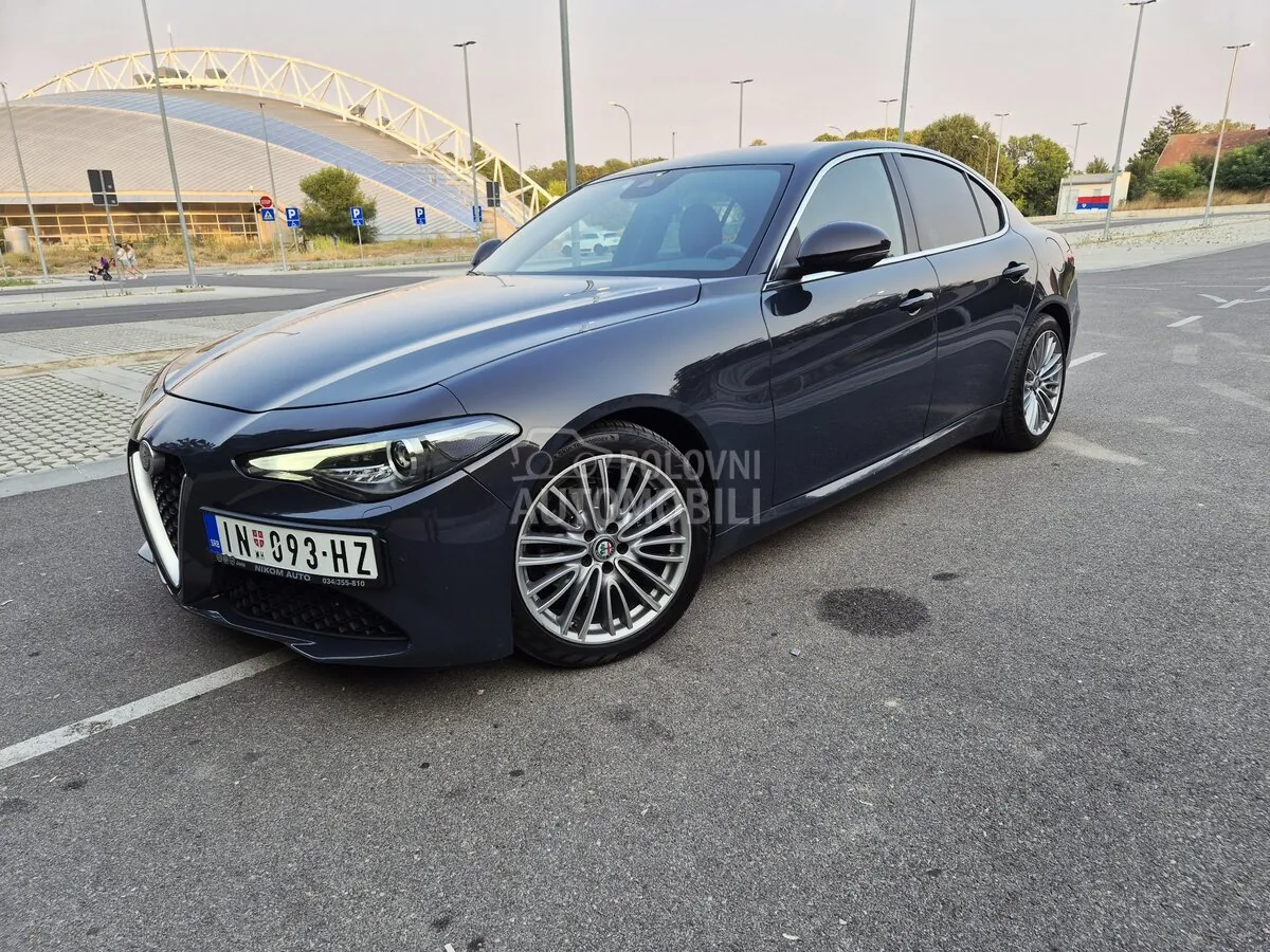 Alfa Romeo Giulia 2017 photo 2