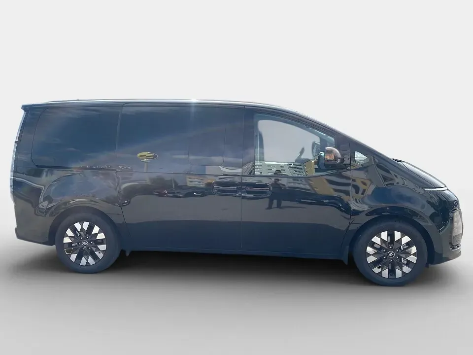 Hyundai Staria 2022 photo 3