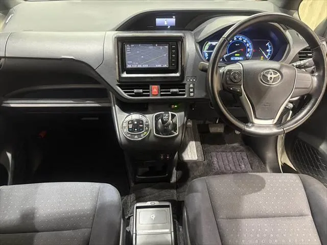Toyota Corolla Hybrid V 2015 photo 3