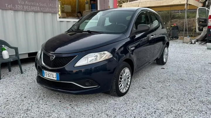 Lancia Ypsilon 2016 photo 2