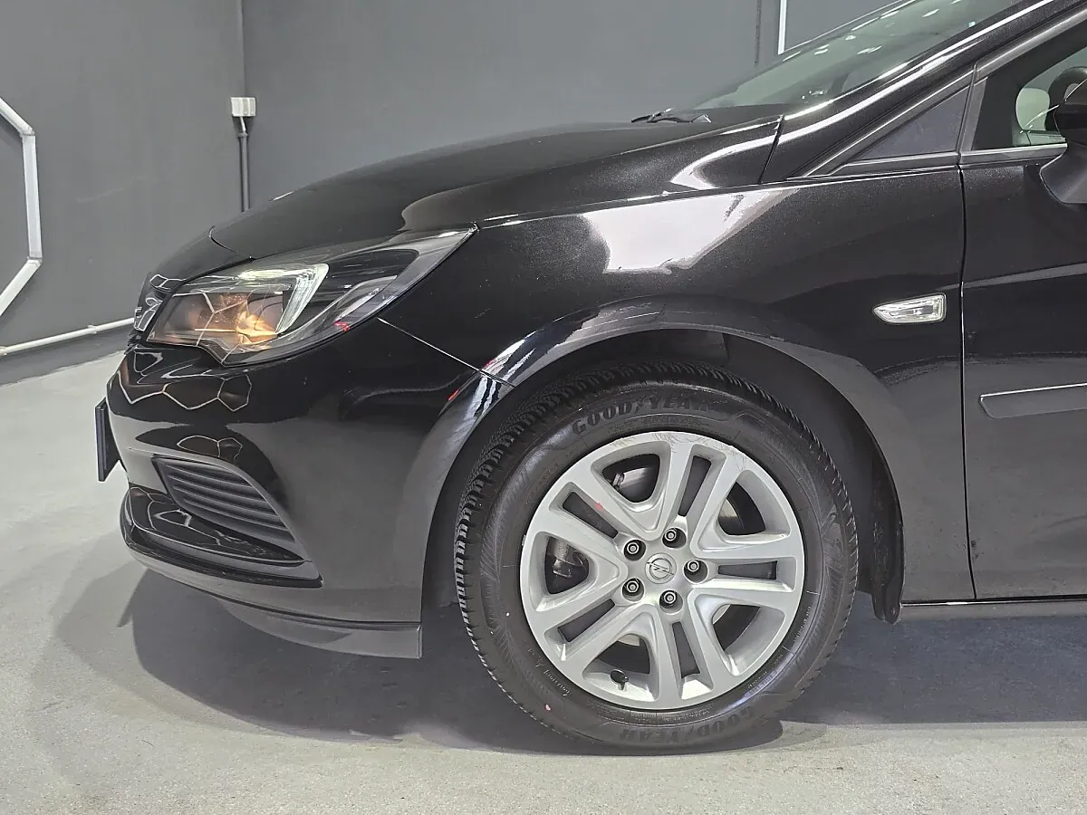 Opel Astra 2018 photo 3