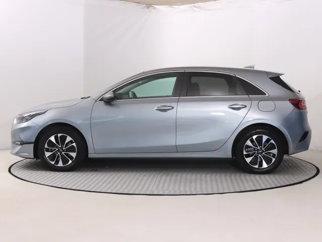 Kia Ceed 2025 photo 2