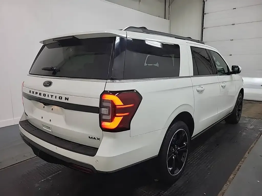 Ford Expedition 2022 photo 3