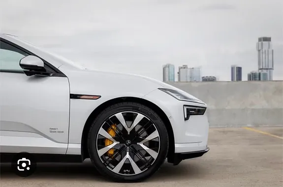 Polestar 4 2025 photo 2