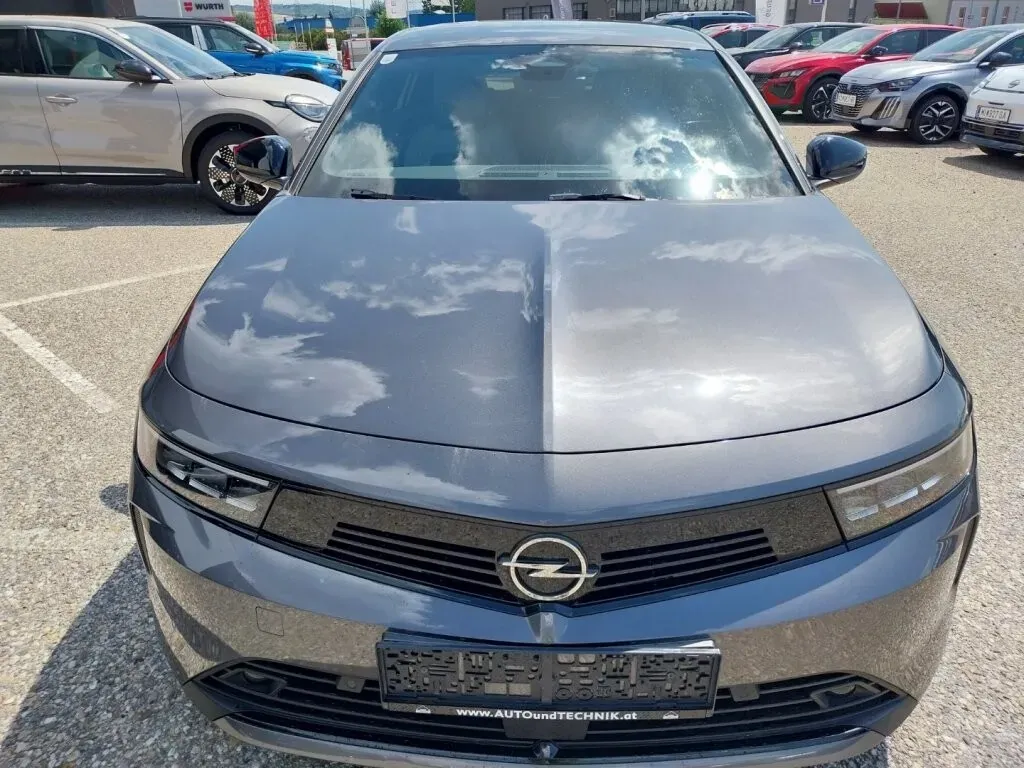 Opel Astra 2025 photo 2