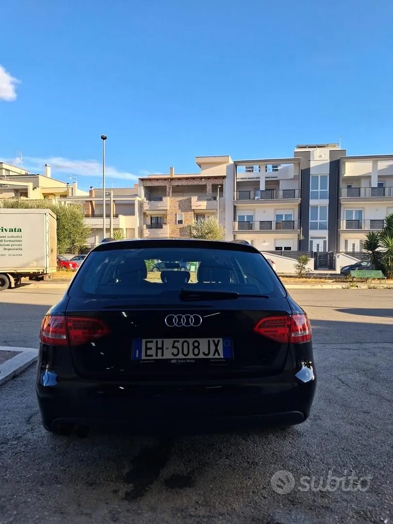 Audi A4 2011 photo 4