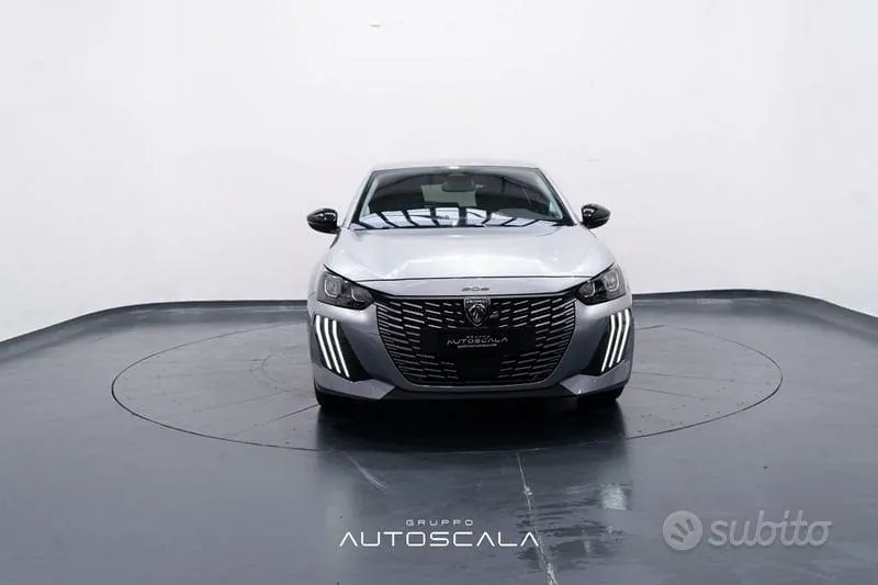 Peugeot 208 2025 photo 2