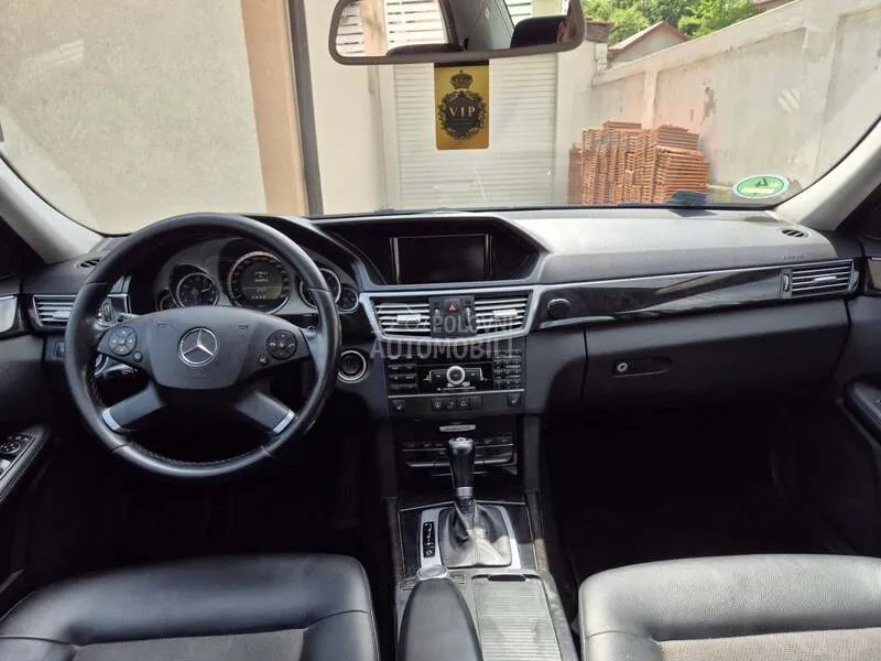 Mercedes-Benz E 220 2010 photo 2