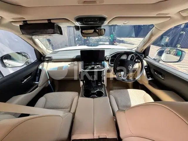 Toyota Land Cruiser 2024 photo 3