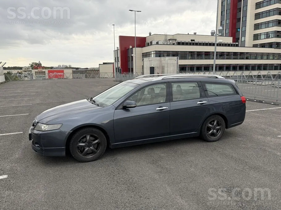 Honda Accord 2003 photo 4