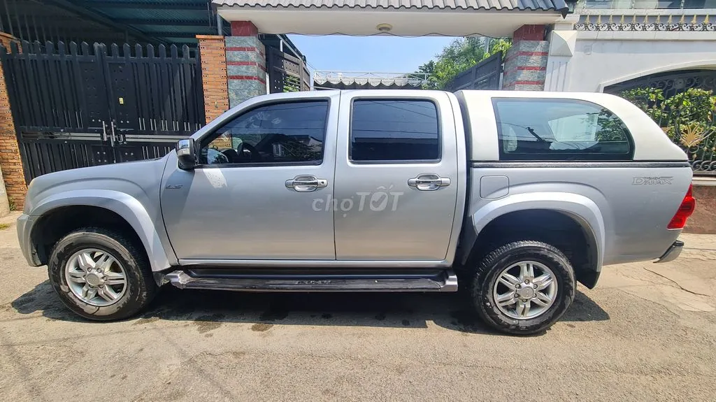Isuzu Dmax 2011 photo 4