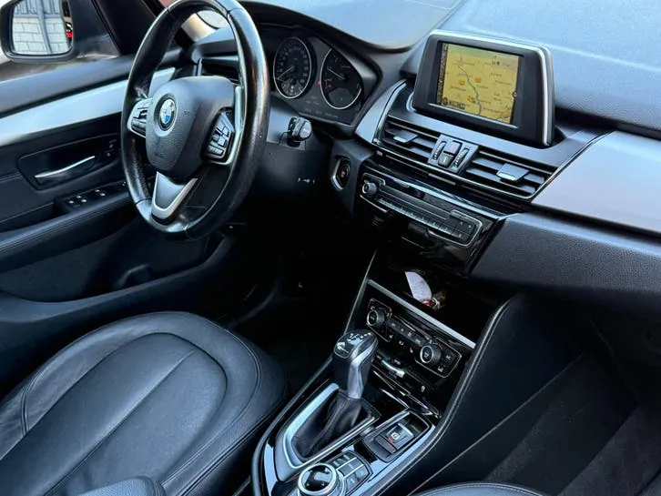 BMW 2 Series Active Tourer 2016 photo 2