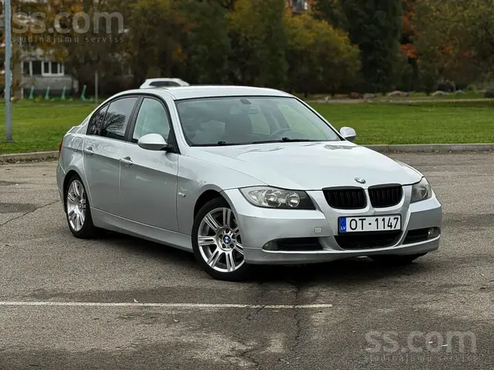 BMW 318 2006 photo 2