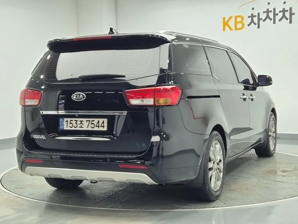 Kia Carnival 2018 photo 3