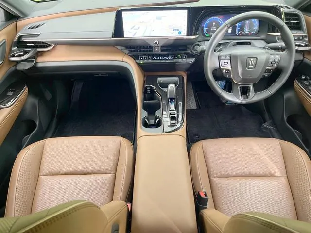 Toyota Crown Estate 2025 photo 2