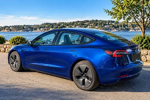 Tesla Model 3 2023 photo 3