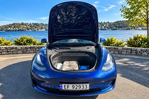 Tesla Model 3 2023 photo 5