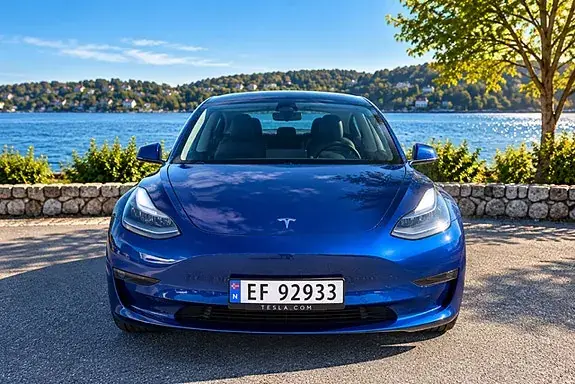 Tesla Model 3 2023 photo 4