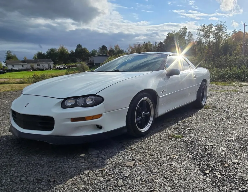 Chevrolet Camaro 1998 photo 2
