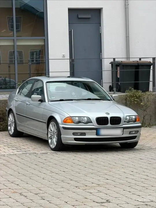 BMW 320I