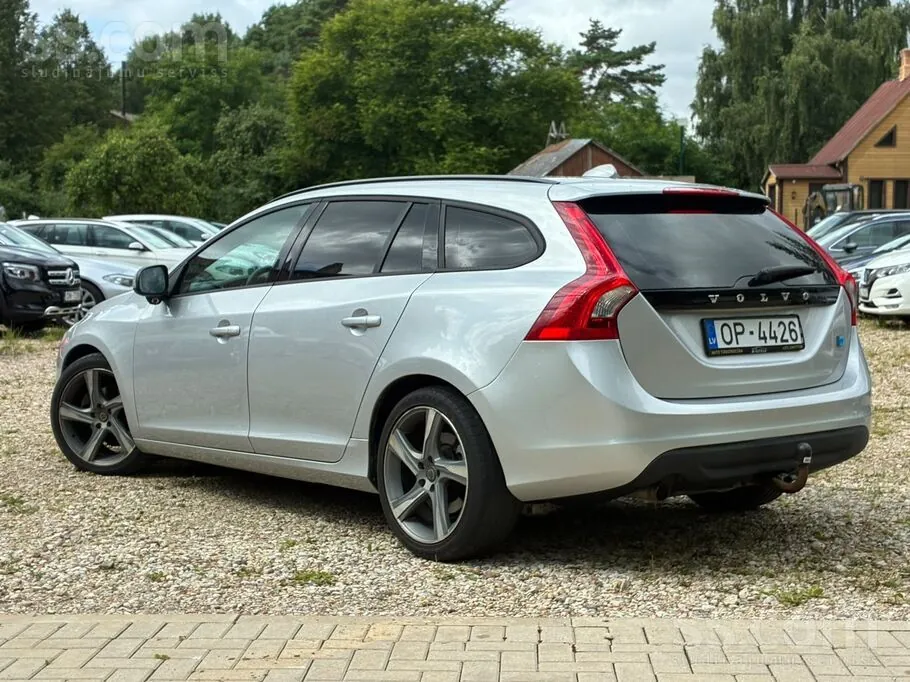 Volvo V60 2010 photo 4