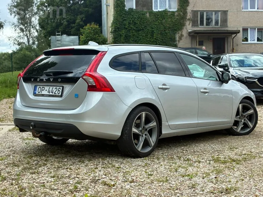 Volvo V60 2010 photo 3