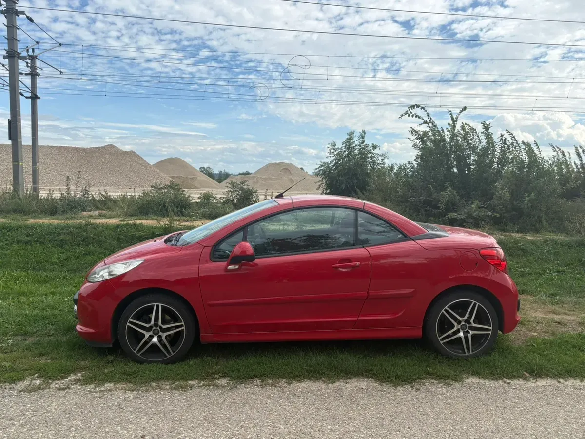 Peugeot 207 2008 photo 2