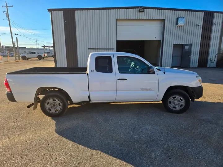 Toyota Tacoma 2014 photo 2