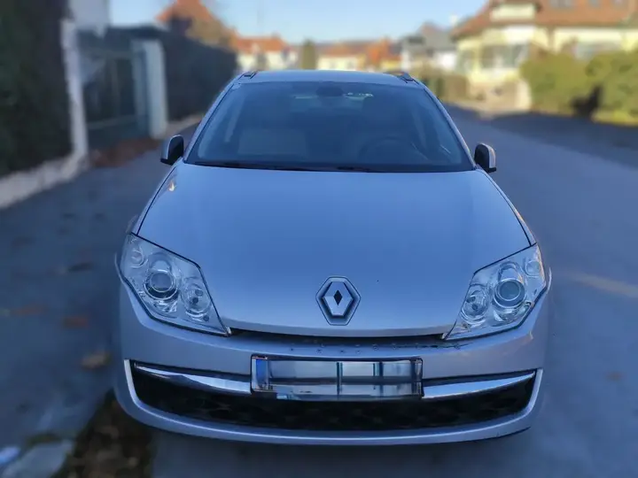 Renault Laguna 2009 photo 3