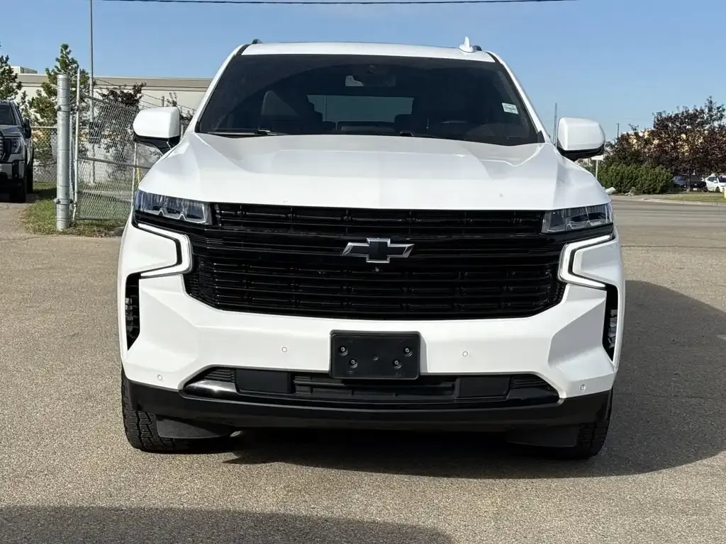 Chevrolet Suburban 2023 photo 3