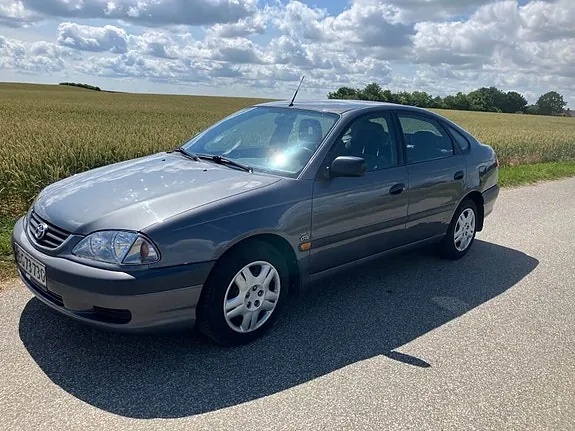 Toyota Avensis 2003 photo 3