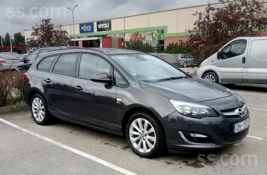 Opel Astra 2012 photo 3
