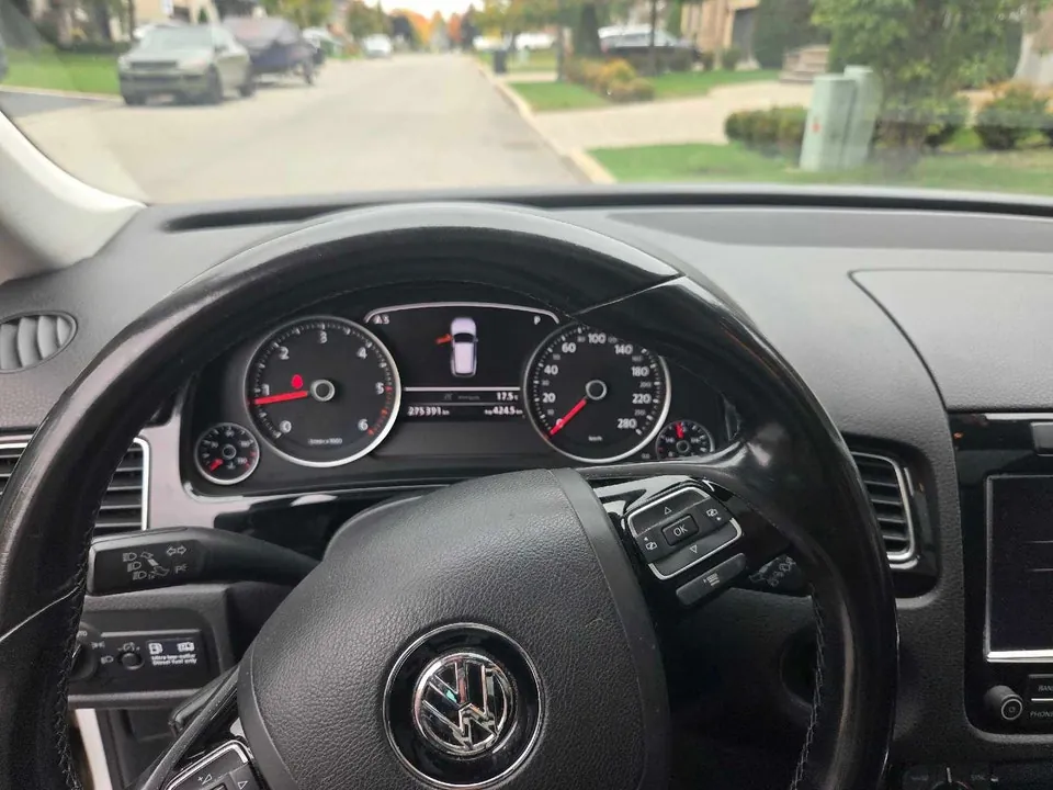 Volkswagen Touareg 2012 photo 3