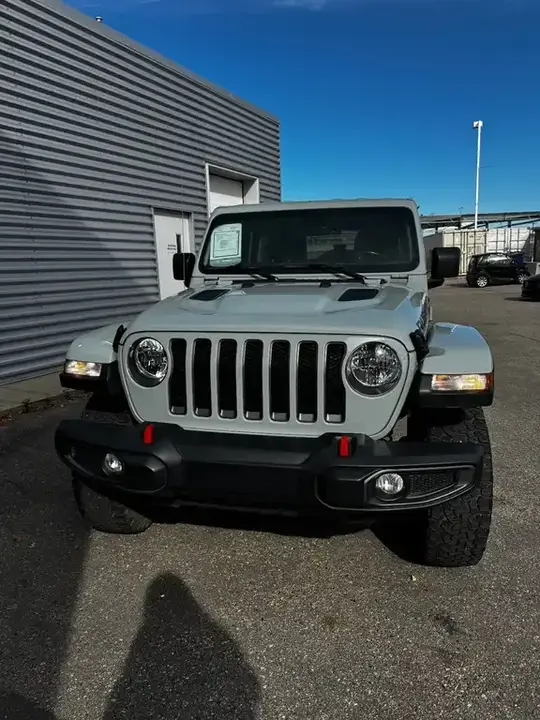 Jeep Wrangler 2023 photo 2