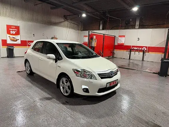 Toyota Auris 2011 photo 4