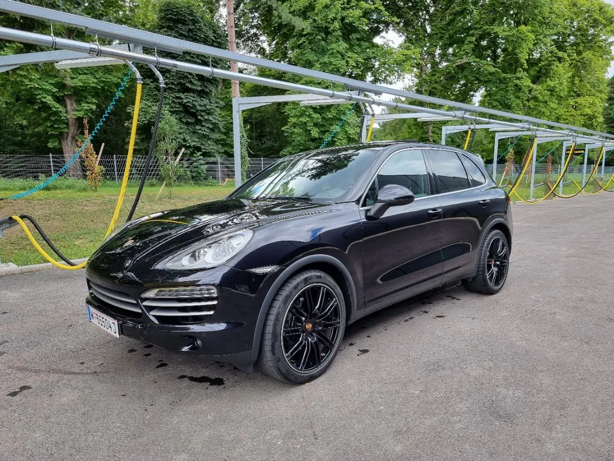 Porsche Cayenne 2014 photo 2