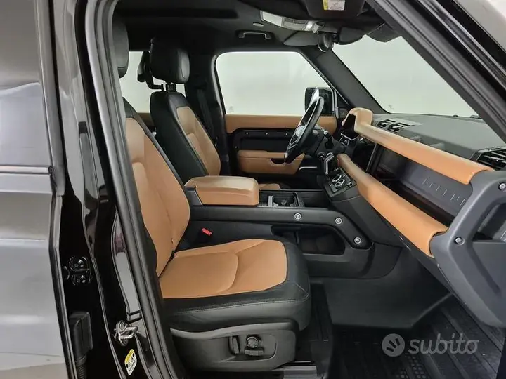 Land Rover Defender 2023 photo 3