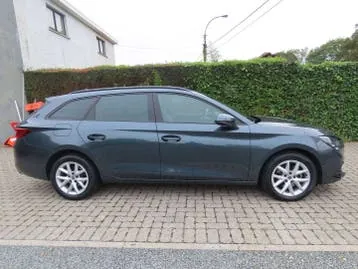 Seat Leon 2021 photo 2