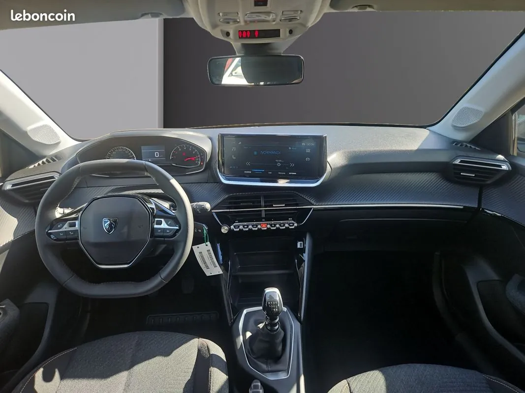 Peugeot 208 2025 photo 2